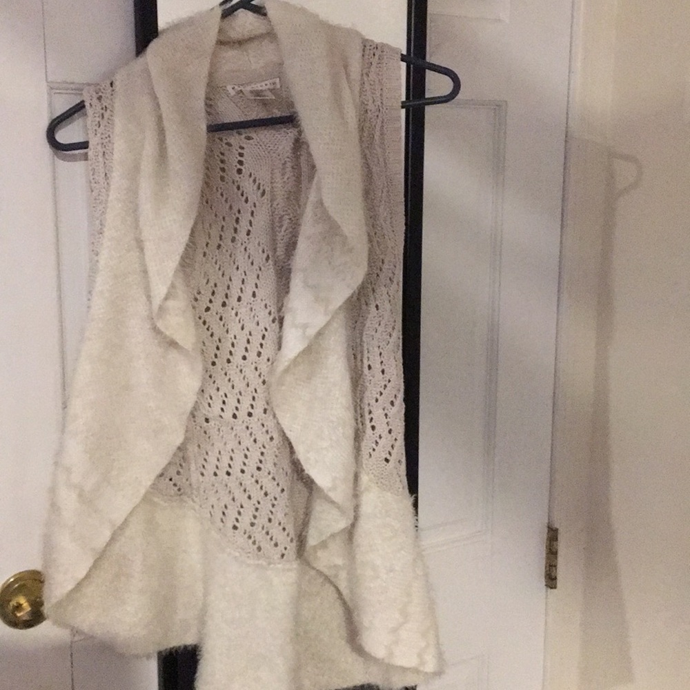 Girls max studio shawl vest